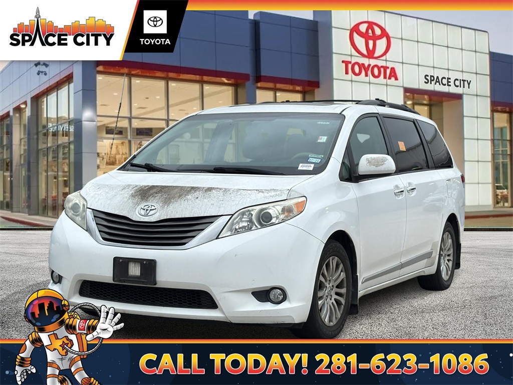 2014 Toyota Sienna XLE 8-Passenger FWD