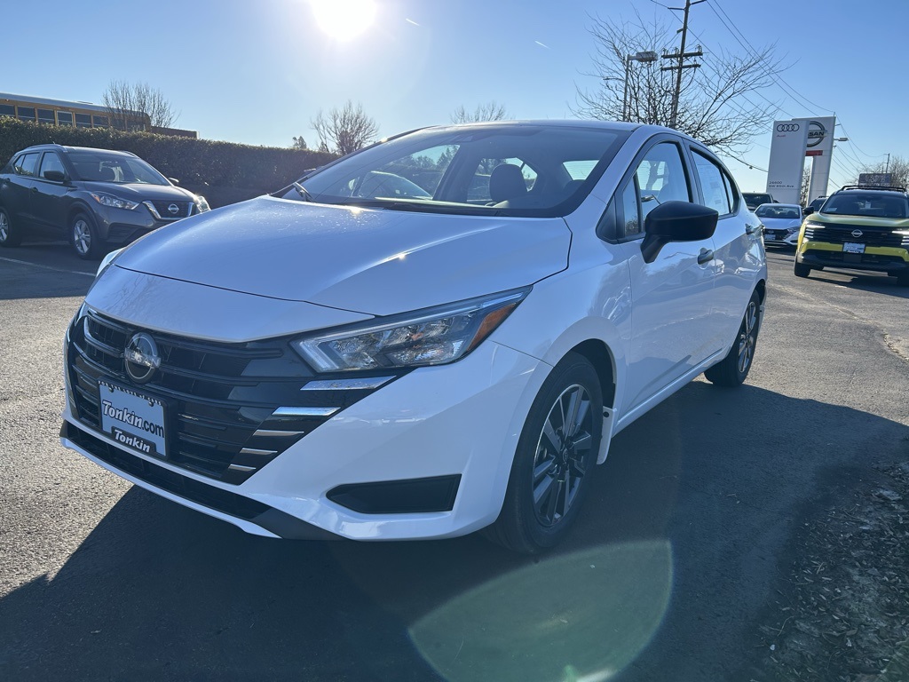 2025 Nissan Versa 1.6 S photo 3