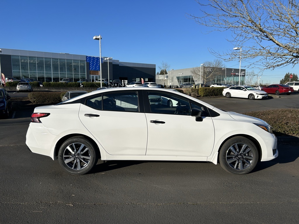 2025 Nissan Versa 1.6 S photo 4