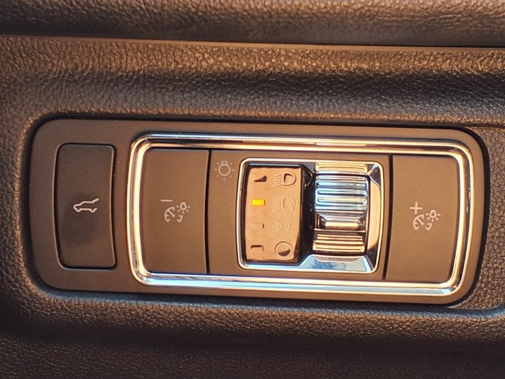 2022 Lincoln Corsair Reserve White at River Oaks CDJR