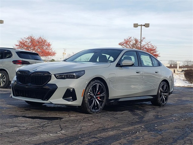 2026 BMW 5 Series 550e xDrive