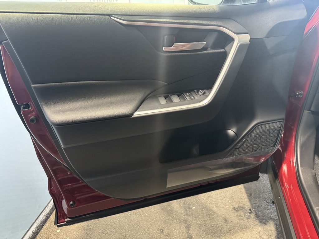 Thumbnail: 2025 Toyota RAV4 - 29