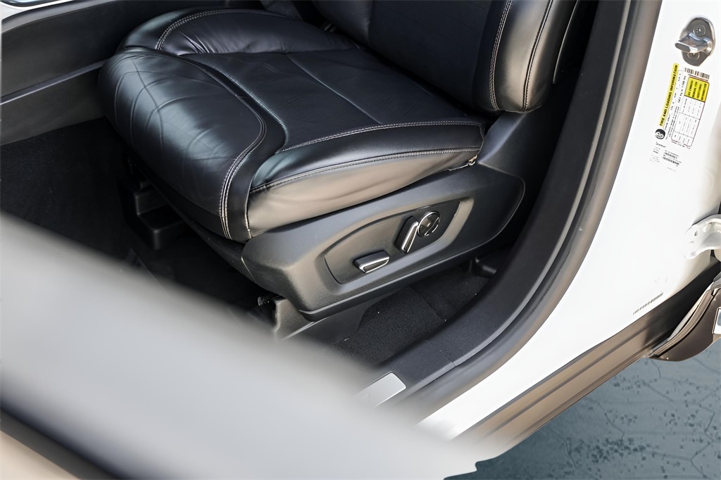 Used Car 2020 Ford Explorer  Platinum For Sale Under $25,000 In Austin, Texas