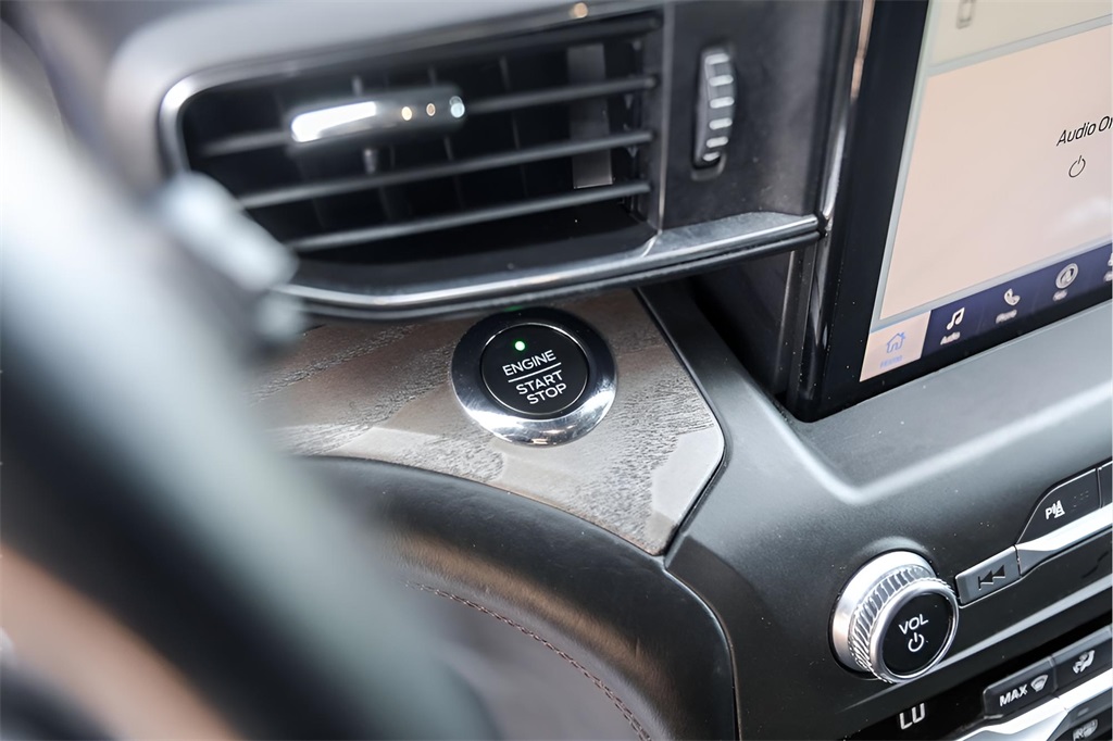 Used Car 2020 Ford Explorer  Platinum For Sale Under $25,000 In Austin, Texas