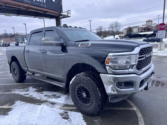 2022 RAM 2500 Big Horn Crew Cab 4WD