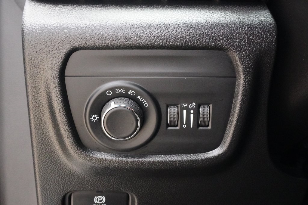 Used Car 2024 Jeep Grand Cherokee L  Altitude X For Sale Under $40,000 In Weatherford, Texas