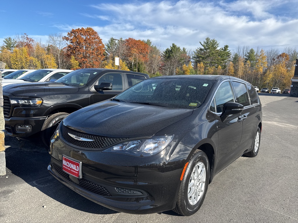 2026 Chrysler Voyager LX FWD