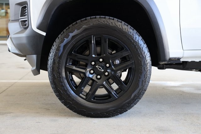 2025 Chevrolet Colorado Trail Boss White at Classic Chevrolet Galveston