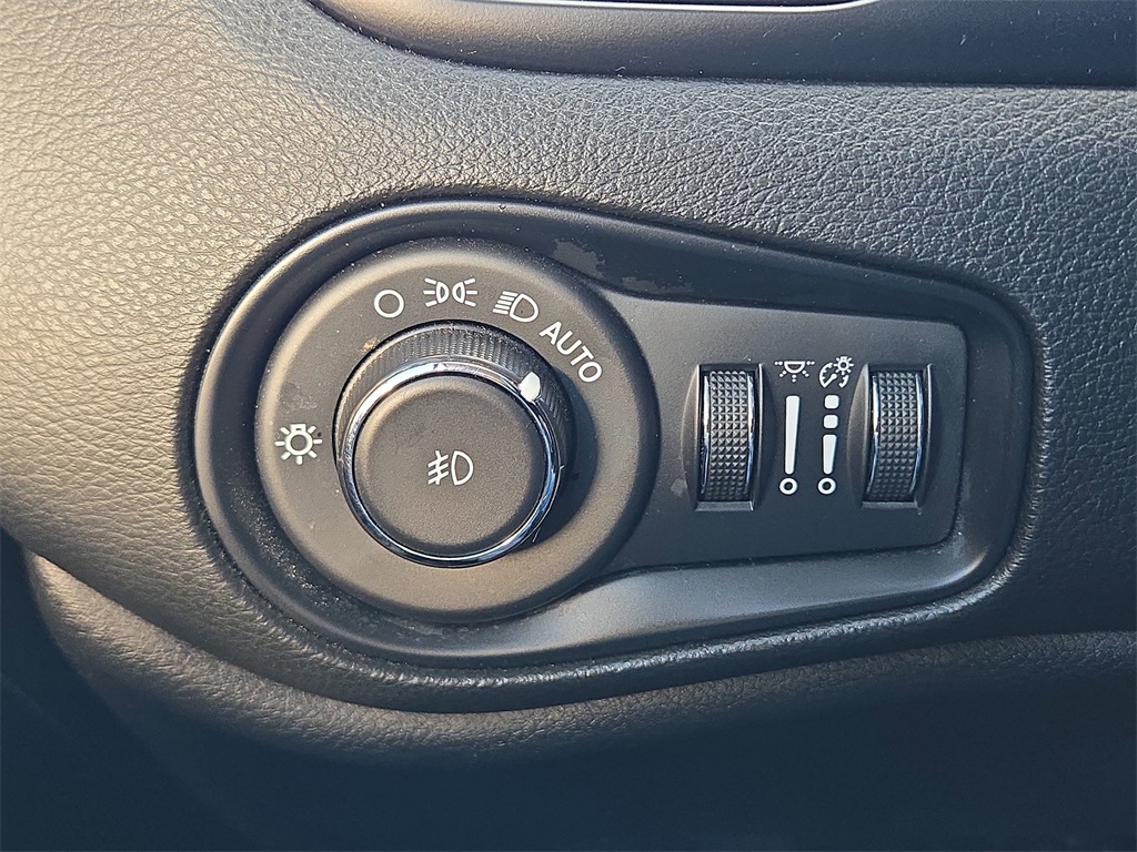 2023 Jeep Renegade Altitude Gray at Mac Haik CDJR North Houston