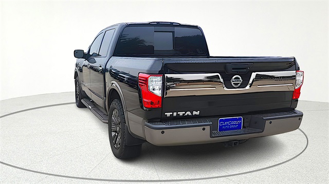 2017 Nissan Titan