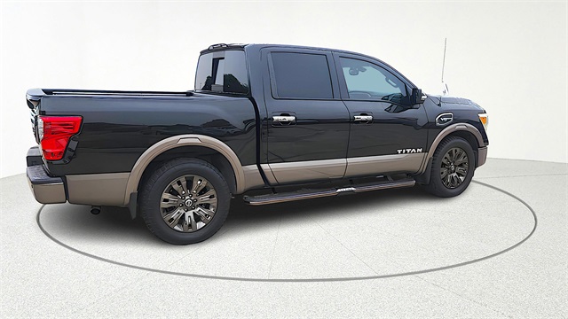 2017 Nissan Titan