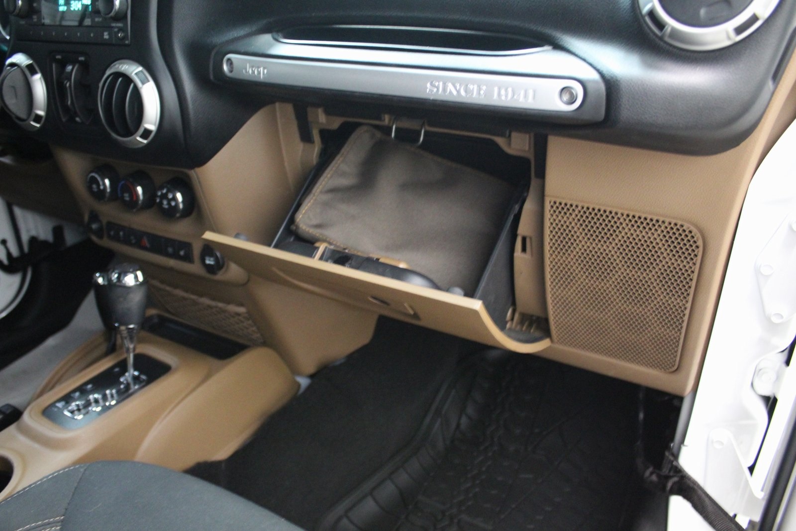 2017 Land Rover Range Rover Evoque HSE photo 66