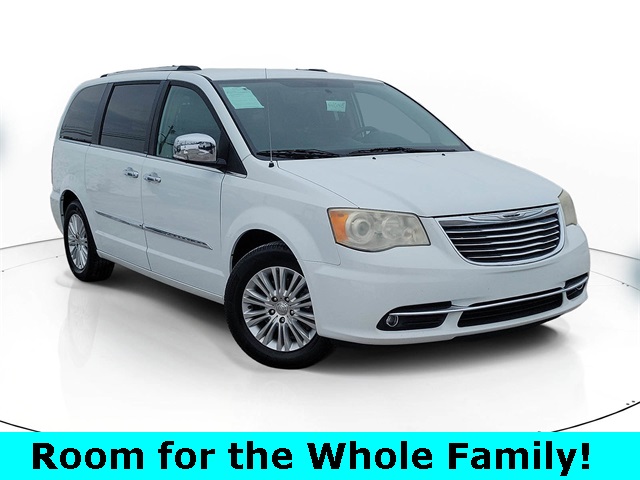 2014 Chrysler Town & Country Limited FWD