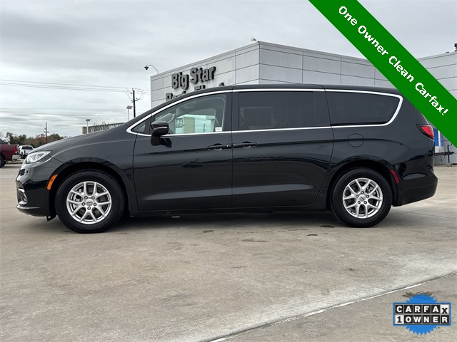 2023 Chrysler Pacifica Touring L Black at Mac Haik CDJR North Houston
