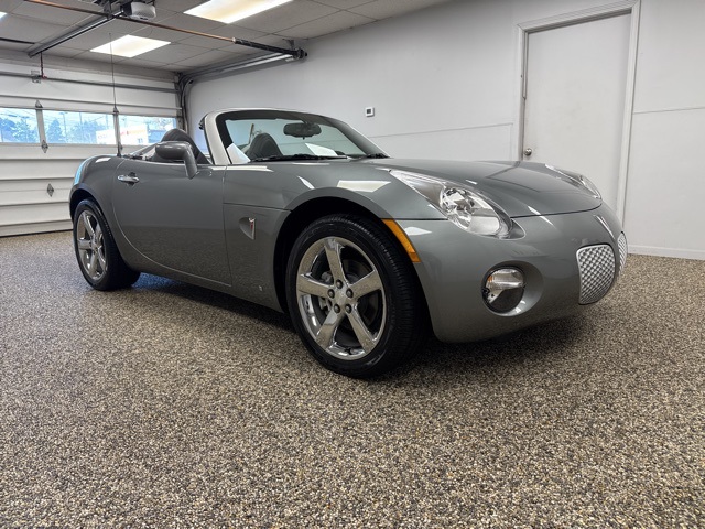 2007 Pontiac Solstice Base photo 3