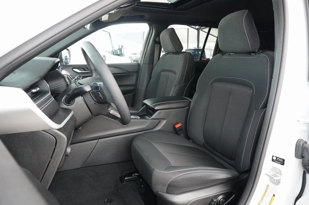 Used Car 2024 Jeep Grand Cherokee  Laredo X For Sale Under $35,000 In Weatherford, Texas