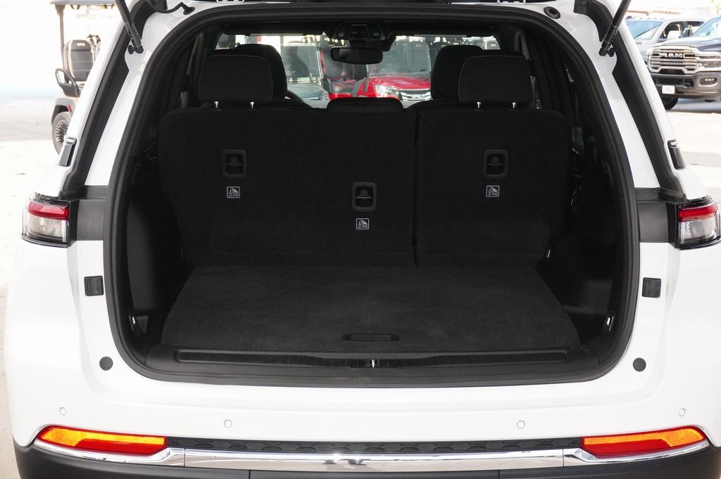 Used Car 2024 Jeep Grand Cherokee  Laredo X For Sale Under $35,000 In Weatherford, Texas