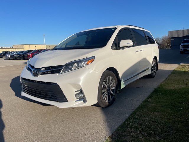 2020 Toyota Sienna XLE 7-Passenger AWD