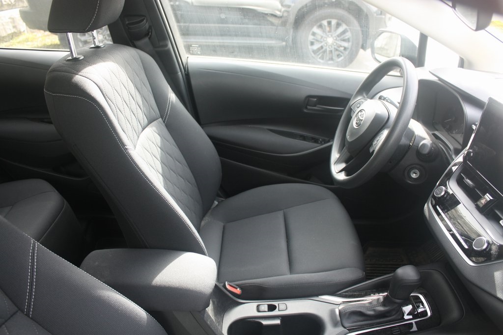 2024 Toyota Corolla LE photo 3