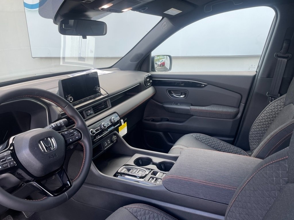 Thumbnail: 2025 Honda Pilot - 11