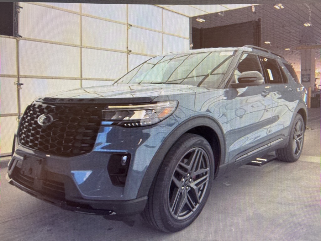 2025 Ford Explorer ST-Line RWD