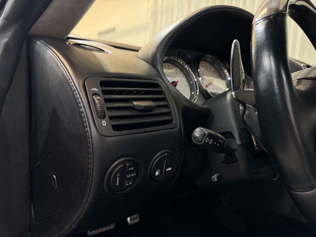 2005 Aston Martin Vanquish S - Photo 10