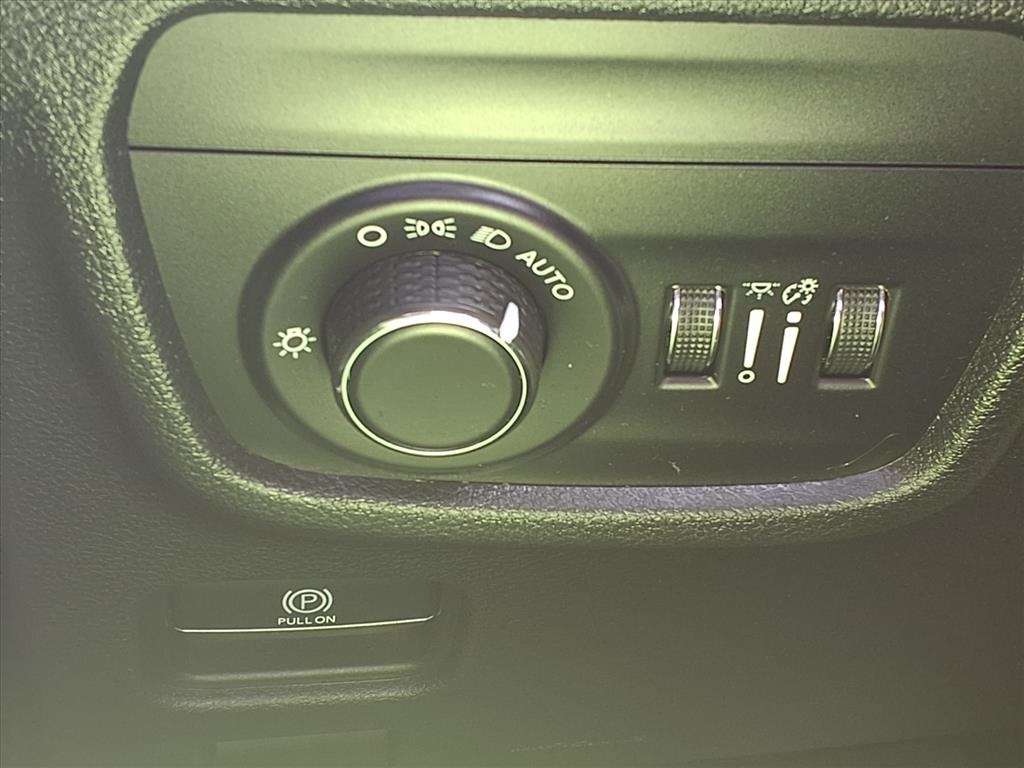 2022 Jeep Grand Cherokee L Altitude Silver at River Oaks CDJR