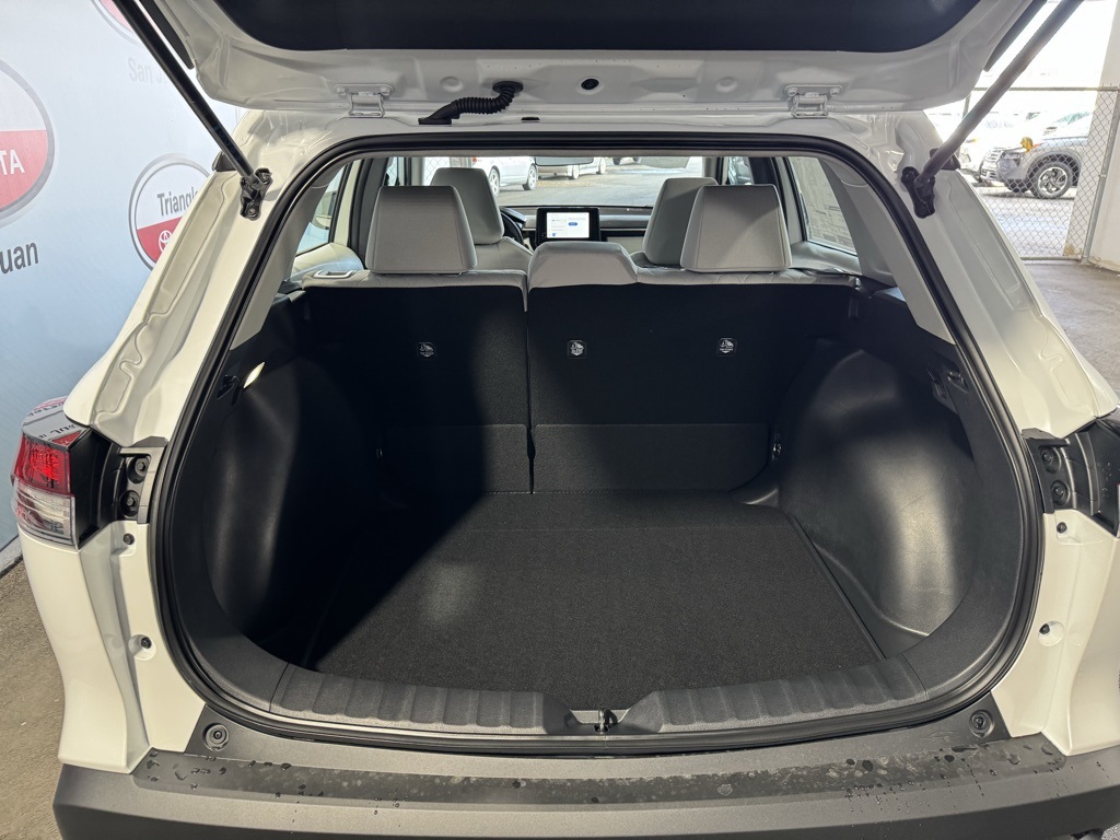 Thumbnail: 2026 Toyota Corolla Cross - 21