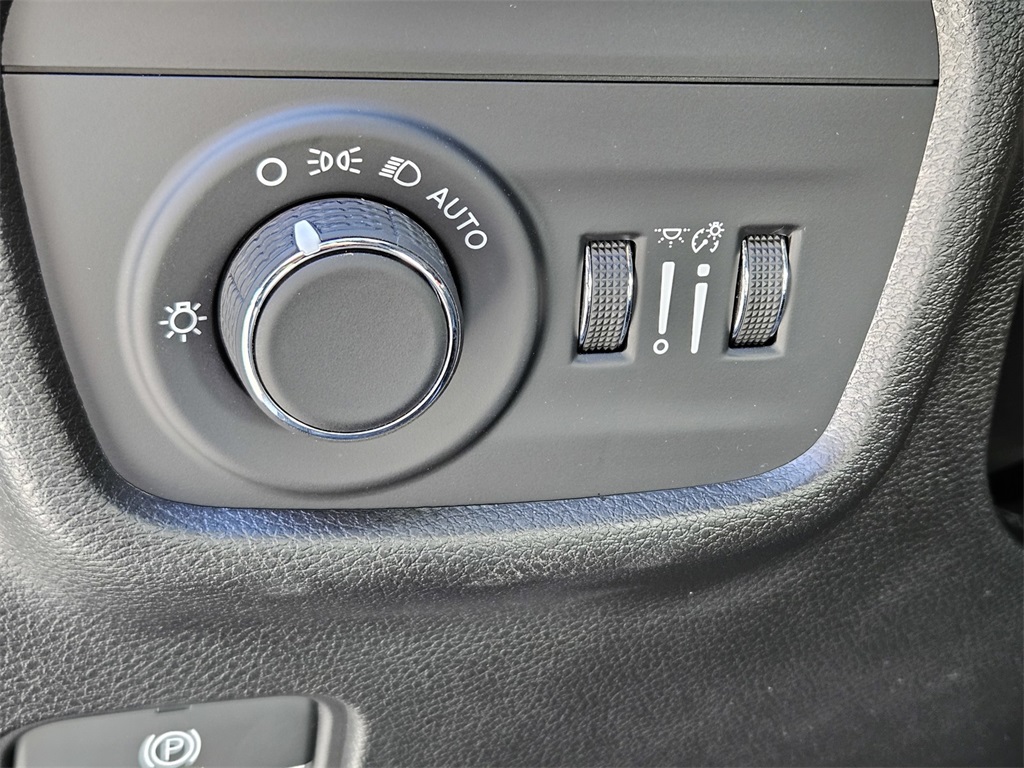 Used Car 2022 Jeep Grand Cherokee L  Laredo For Sale Under $30,000 In San Marcos, Texas