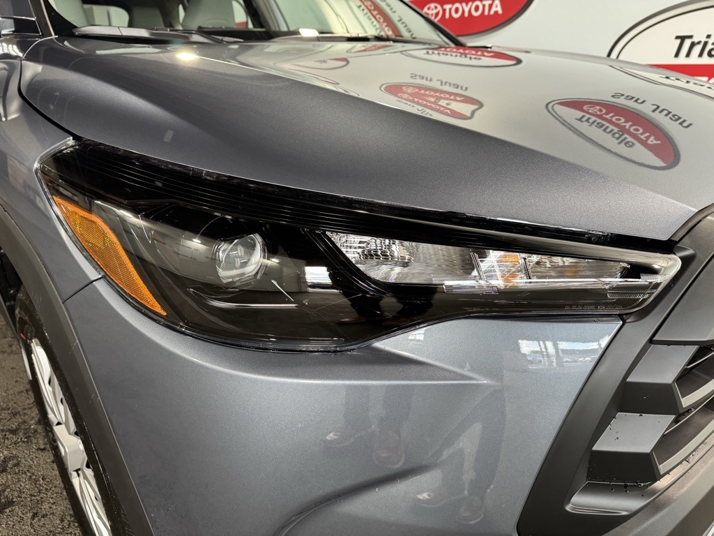 Thumbnail: 2026 Toyota Corolla Cross - 10