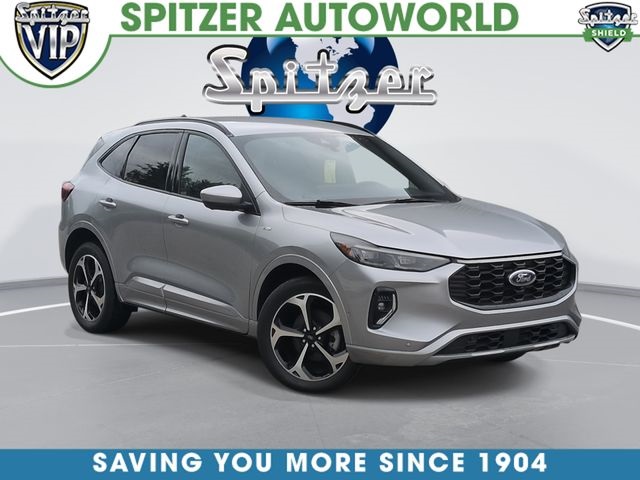 Silver Metallic 2023 Ford Escape SUV / Crossover All-Wheel Drive 8-Speed Automatic