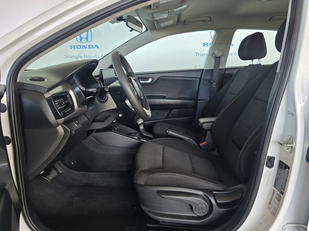 Thumbnail: 2023 Kia Rio - 10