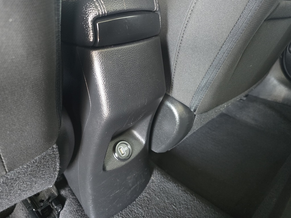 Thumbnail: 2023 Kia Rio - 18