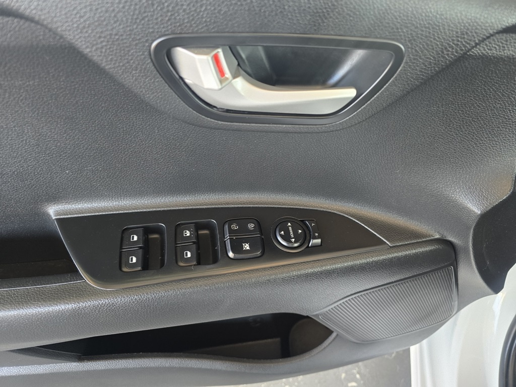 Thumbnail: 2023 Kia Rio - 26