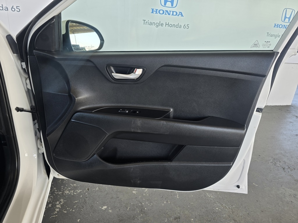 Thumbnail: 2023 Kia Rio - 28