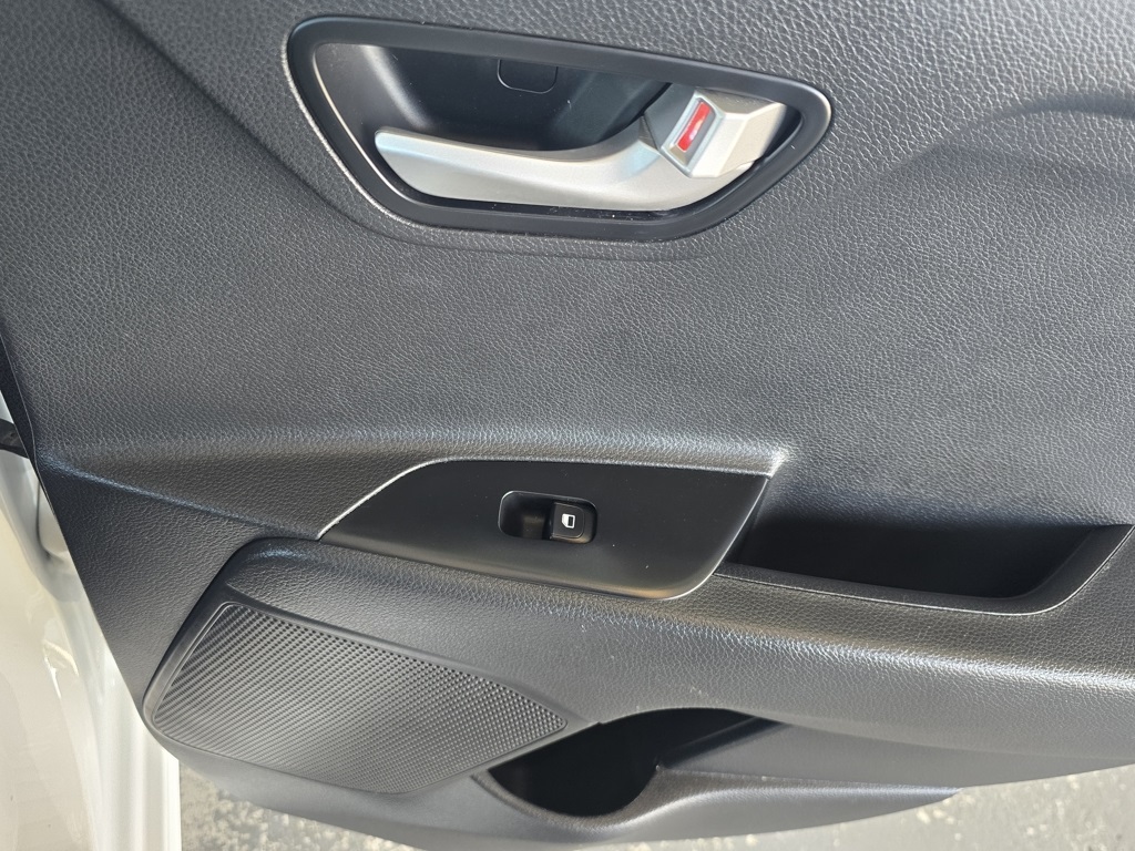 Thumbnail: 2023 Kia Rio - 31