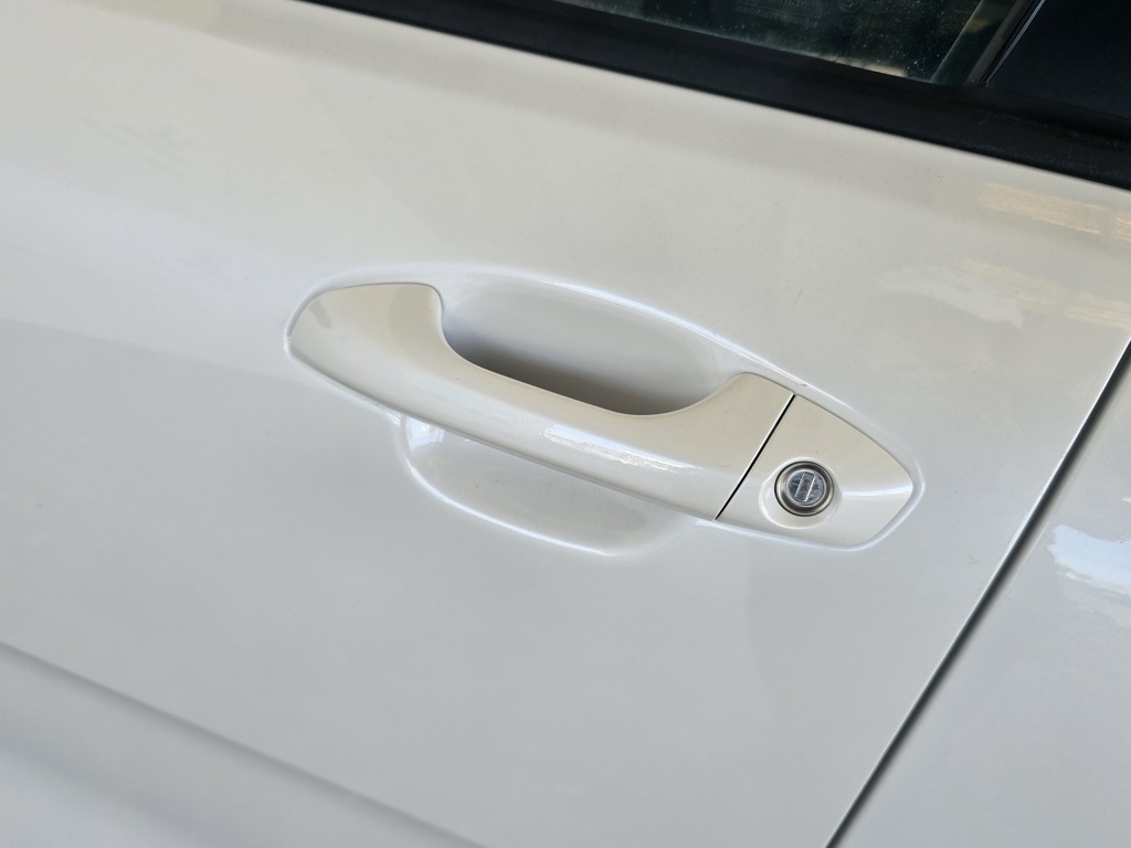 Thumbnail: 2023 Kia Rio - 32