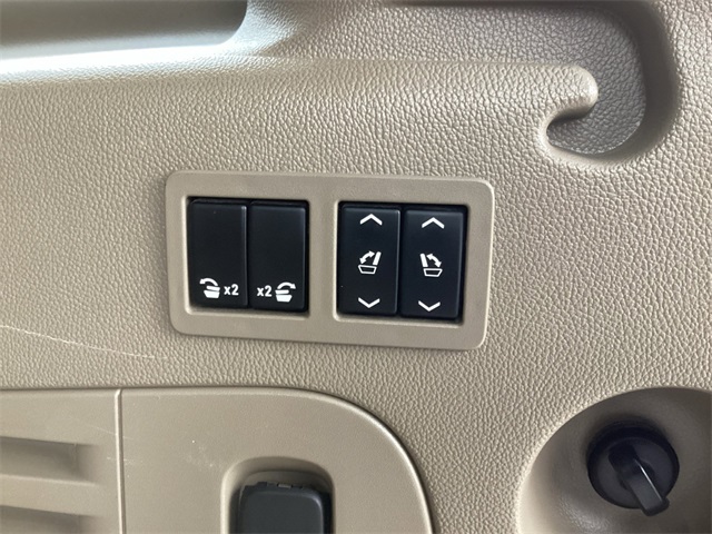 Used Car 2019 Chevrolet Suburban  Premier For Sale Under $35,000 In San Antonio, Texas