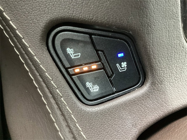 Used Car 2019 Chevrolet Suburban  Premier For Sale Under $35,000 In San Antonio, Texas