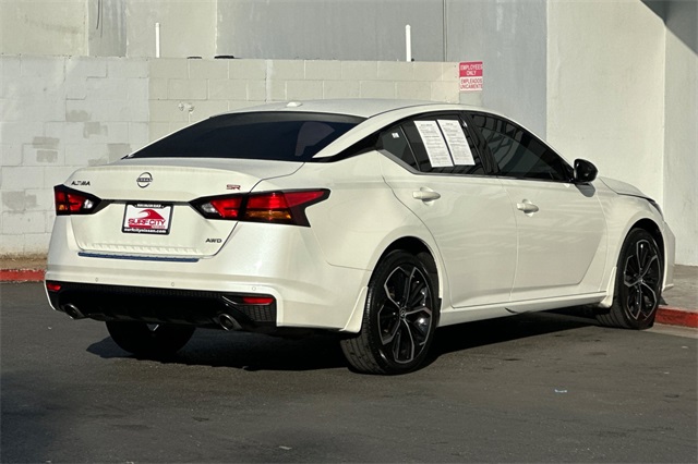 2023 Nissan Altima 2.5 SR photo 3
