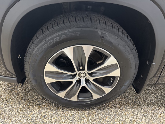 2022 Toyota Highlander XLE for sale at Don Sitts Auto Group