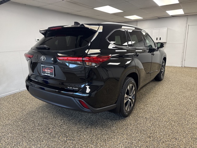 2022 Toyota Highlander XLE photo 4