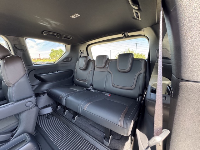 2026 Nissan Armada SL photo 4