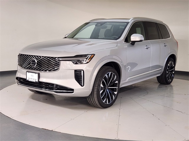 2025 Volvo XC90 B5 Plus