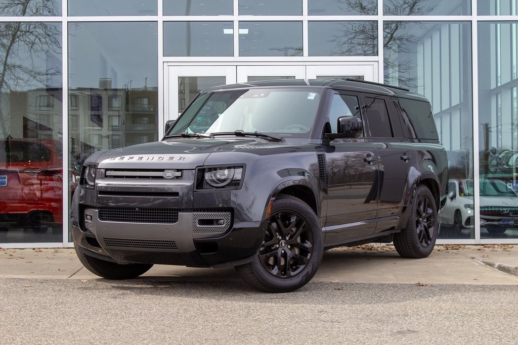 2025 Land Rover Defender 130 P400 Outbound AWD