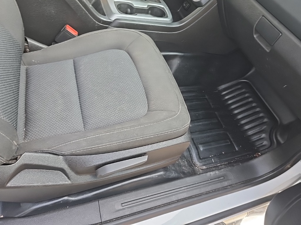 2022 Chevrolet Colorado LT - 11