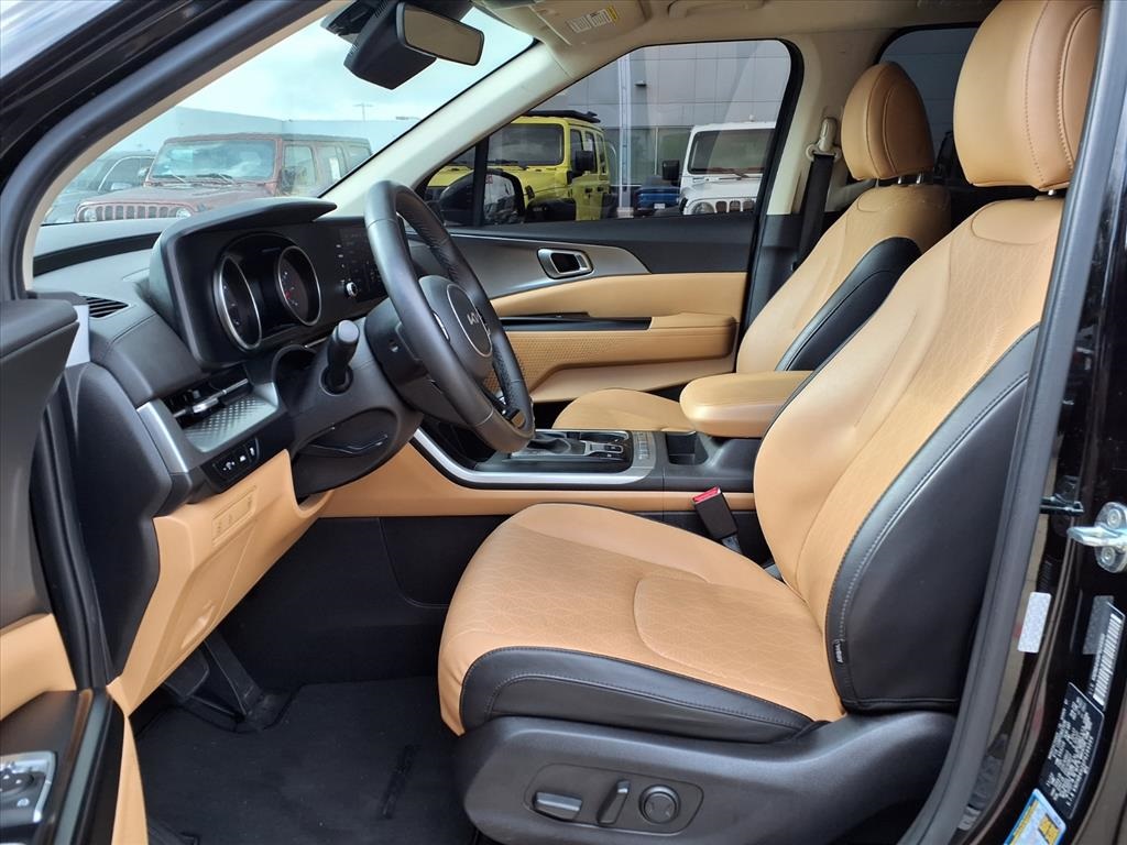 2023 Kia Carnival LX Black at Toyota of Victoria