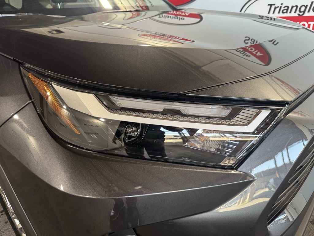 Thumbnail: 2025 Toyota RAV4 - 11