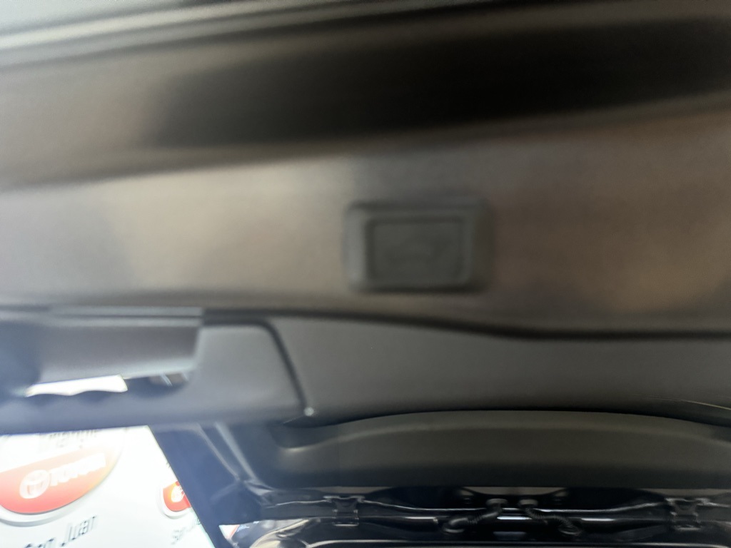 Thumbnail: 2025 Toyota RAV4 - 26