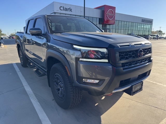 2026 Nissan Frontier PRO-4X's photo